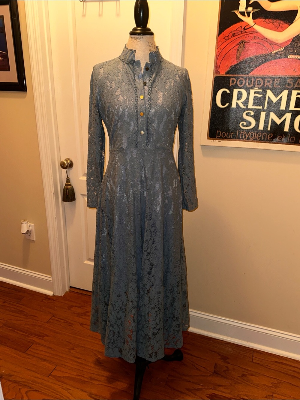 Vintage-Inspired Long Sleeve Lace Midi Dress in Dusty Blue